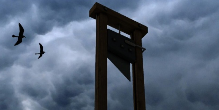 guillotine torture
