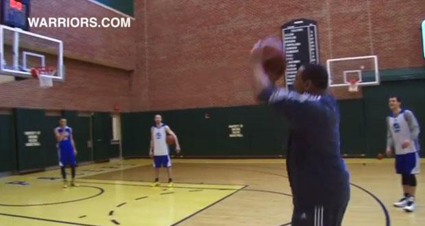 Mark Jackson donne la leçon à Stephen Curry à 3-Points