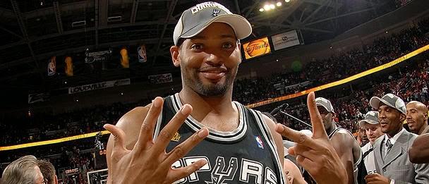 Robert Horry fête son septième titre.