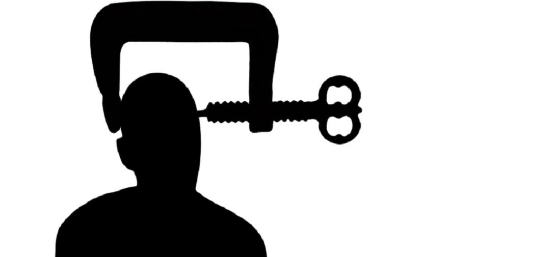 TrashTalk Fantasy League - tête dans un étau