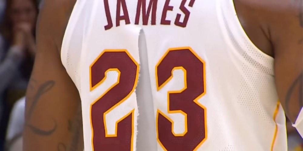 LeBron James maillot Nike