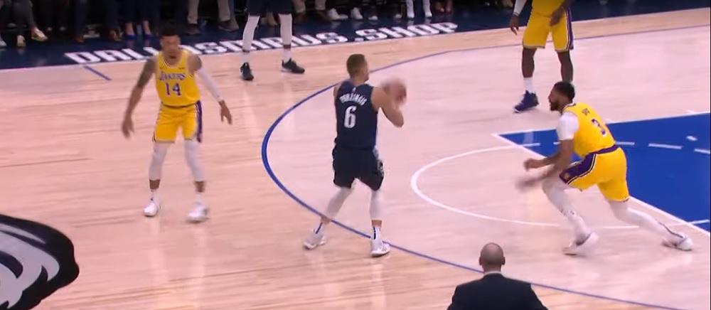 Porzingis Crossover NBA Top Crossover