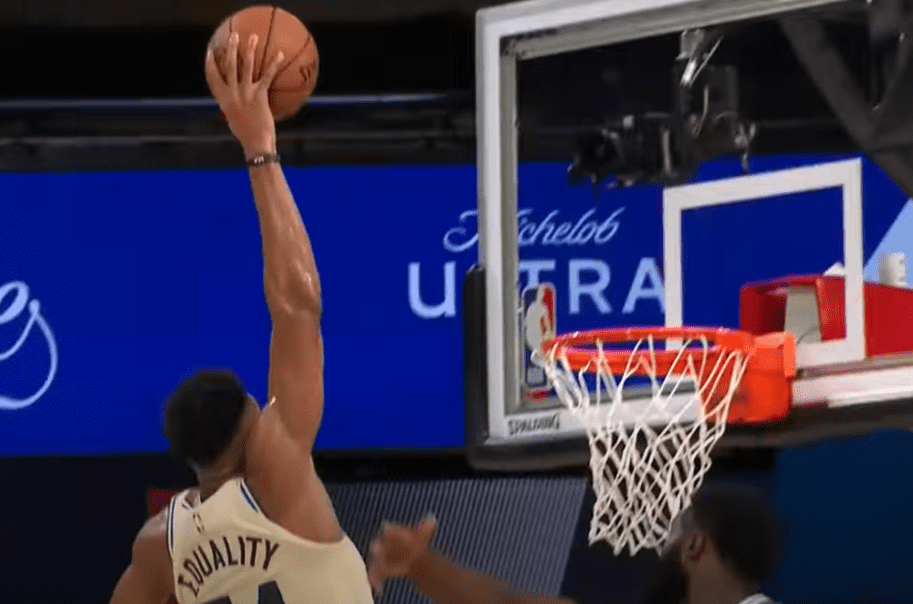 giannis antetokounmpo dunk