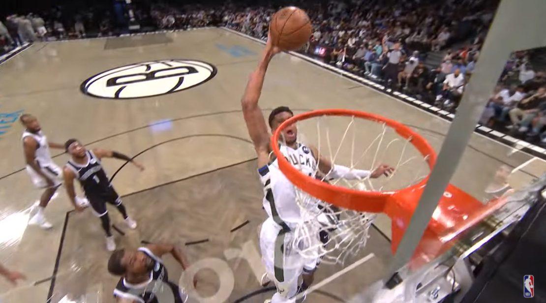 Giannis dunk 20 juin 2021