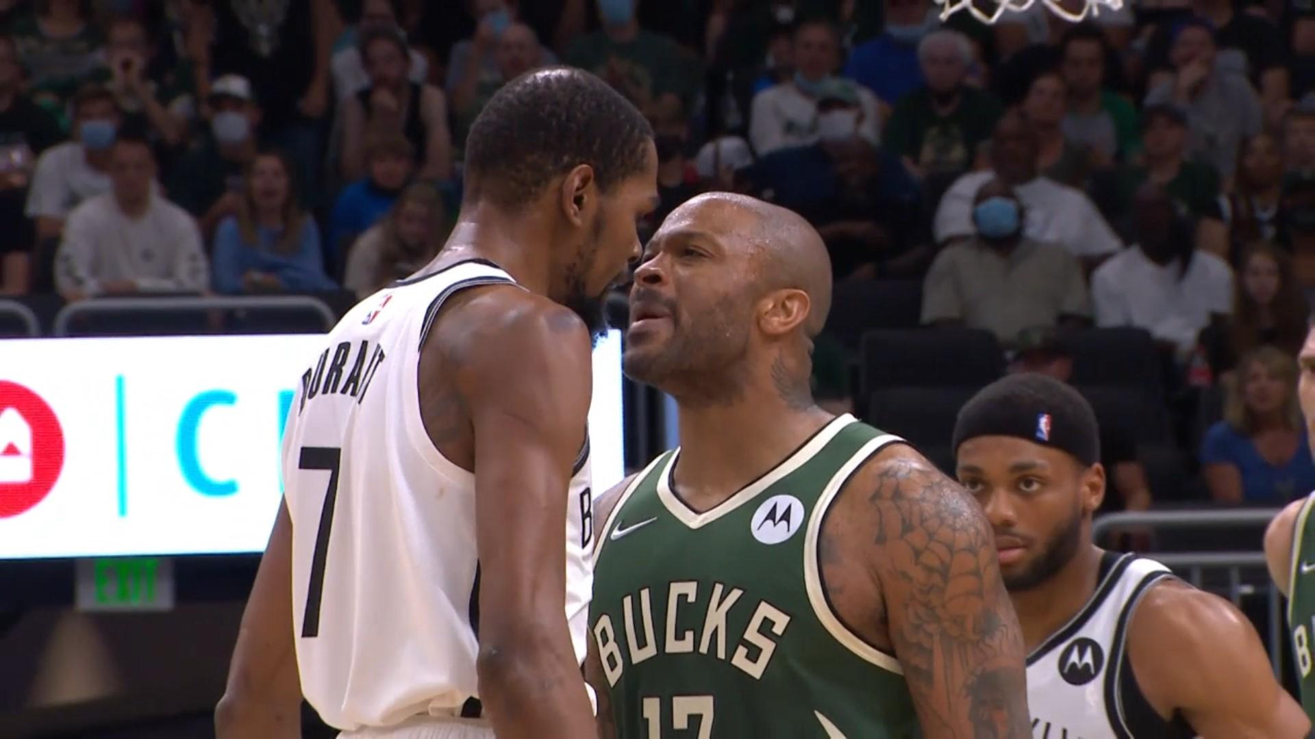 KD TUCKER 13 août 2021