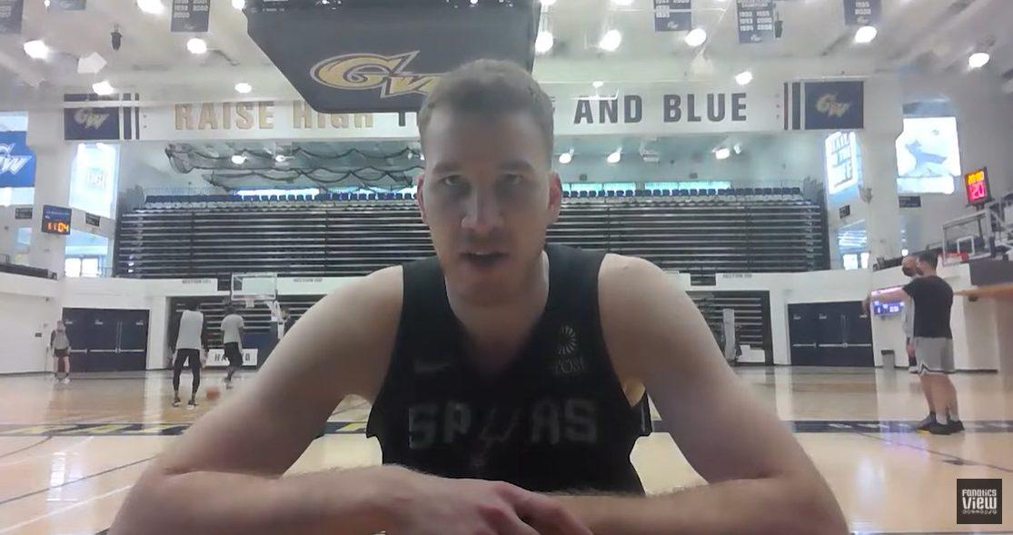 Jakob Poeltl 7 septembre 2021