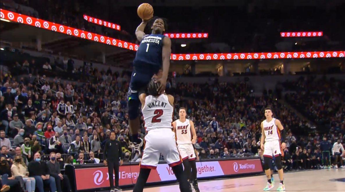 Anthony Edwards dunk 25 novembre 2021