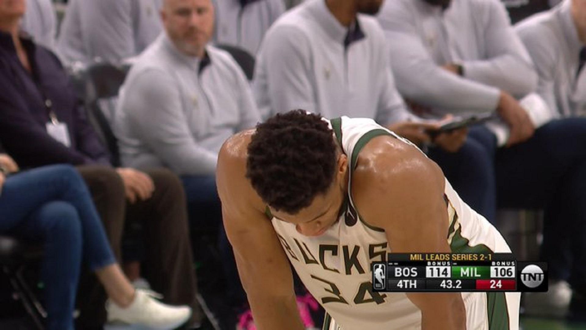 Giannis Antetokounmpo Bucks 2 10 mai 2022