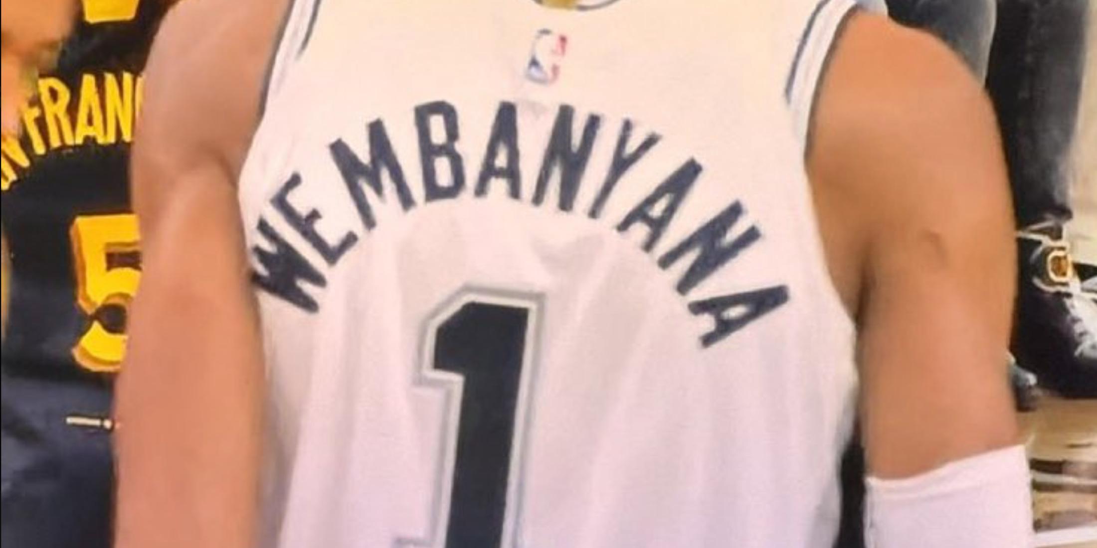 Victor Wembanyama maillot mal floqué