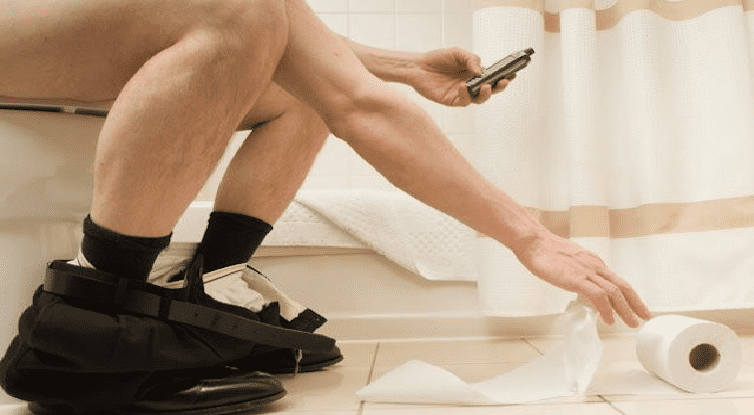 TrashTalk Fantasy League, toilettes