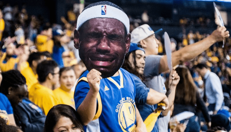 warriors fan crying