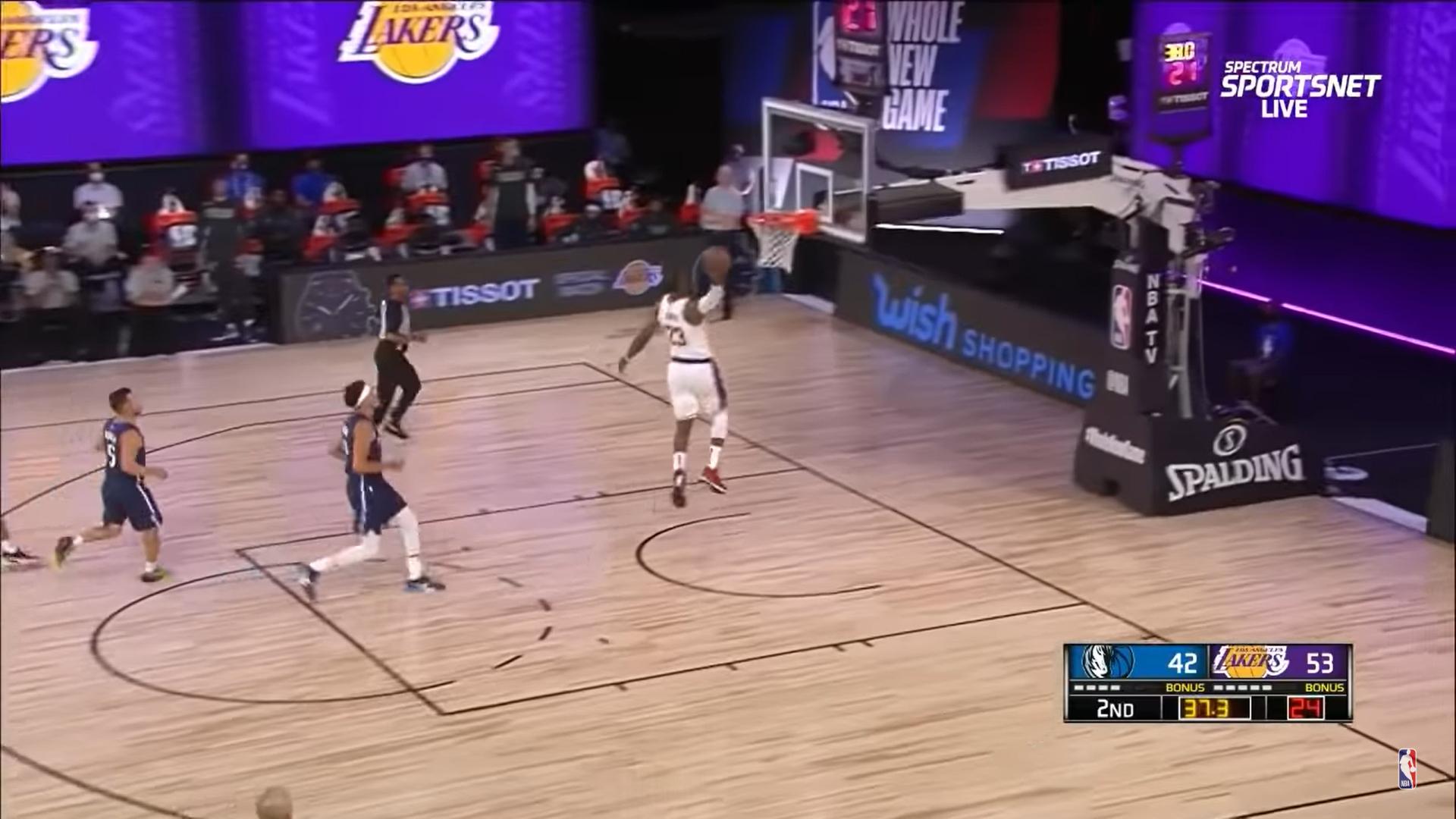 Dunk LeBron James 30 juillet 2020