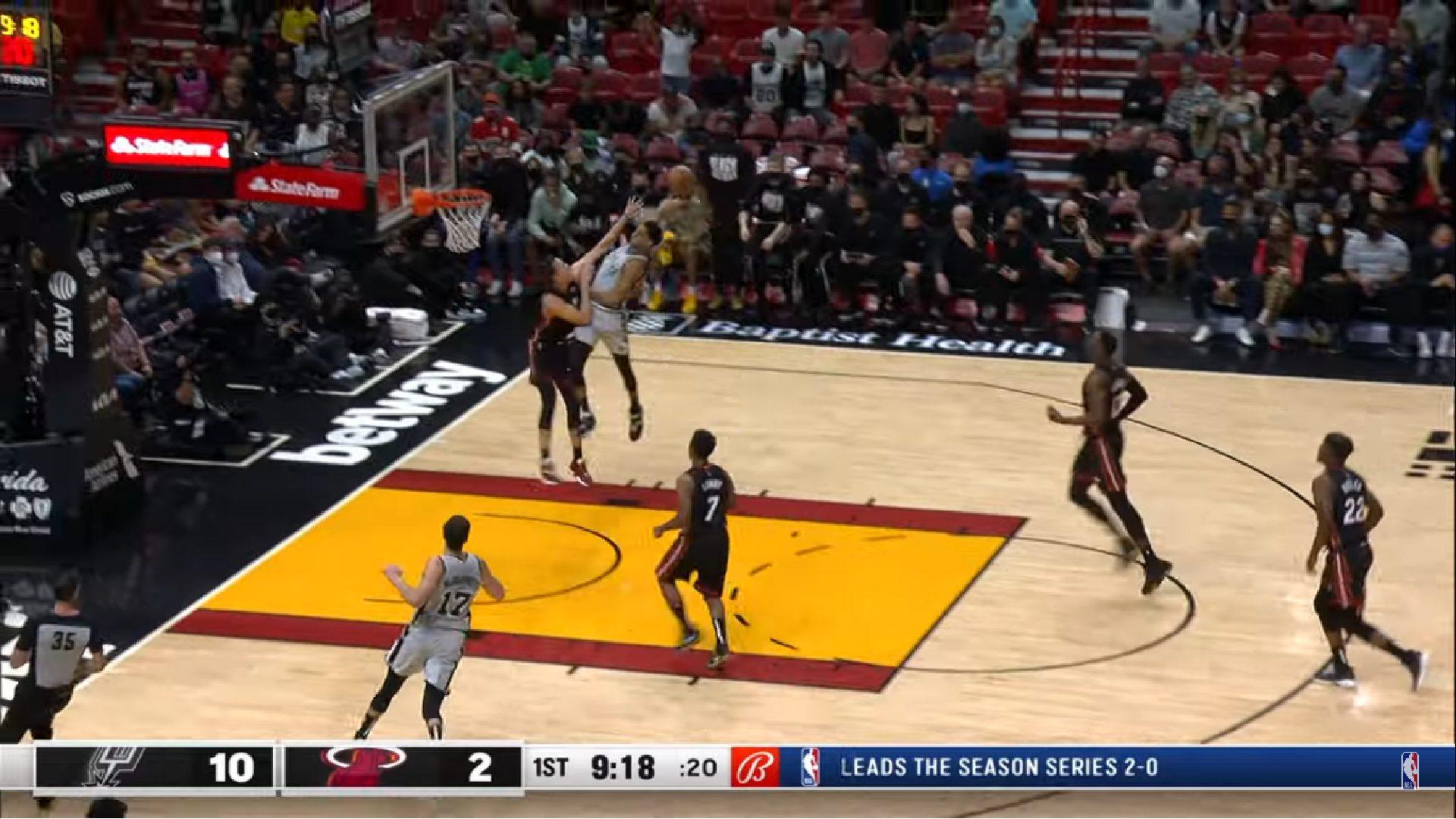 Devin Vassell Top 10 27 février 2022