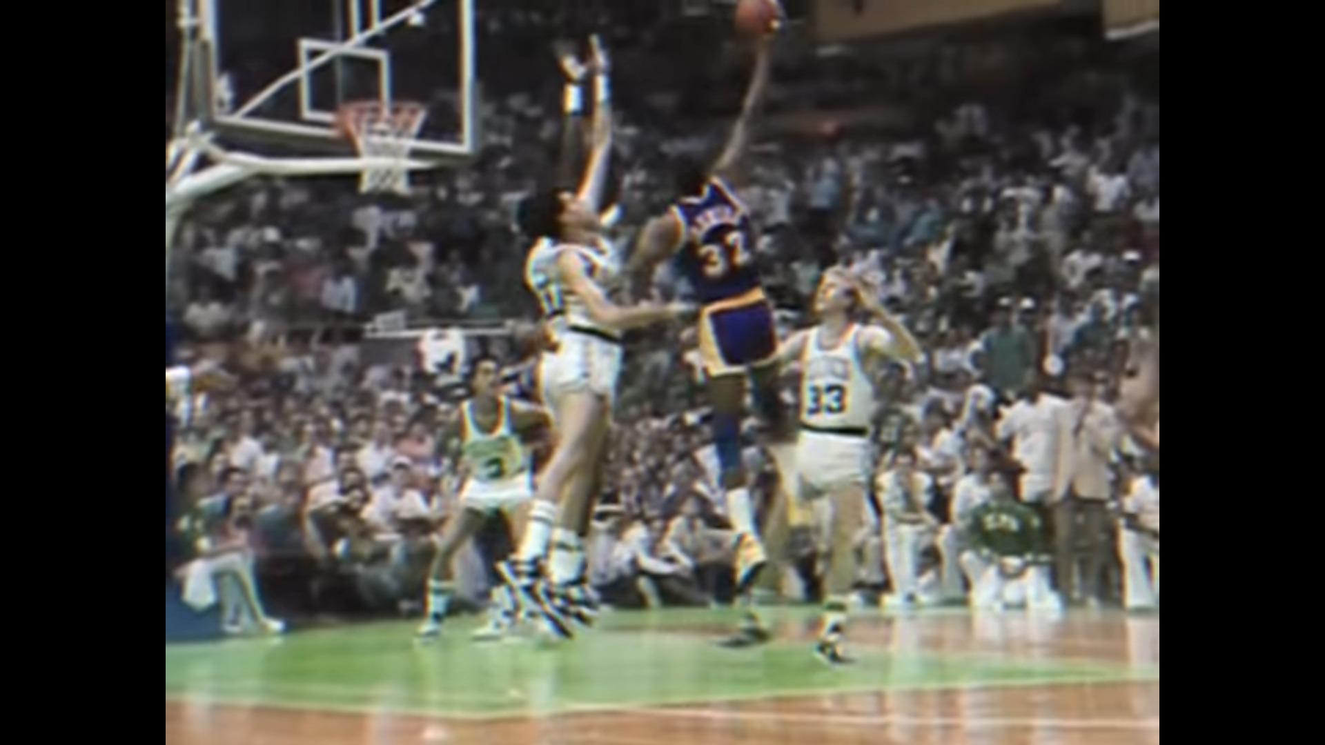 Magic Johnson Lakers hook Finales 1987 9 juin 2024