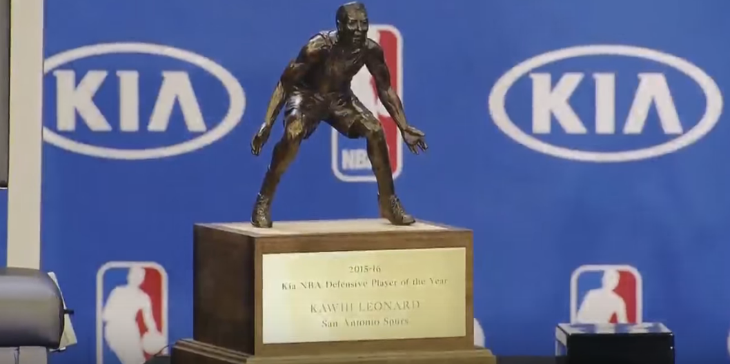 Defensive Player of the Year trophée DPOY