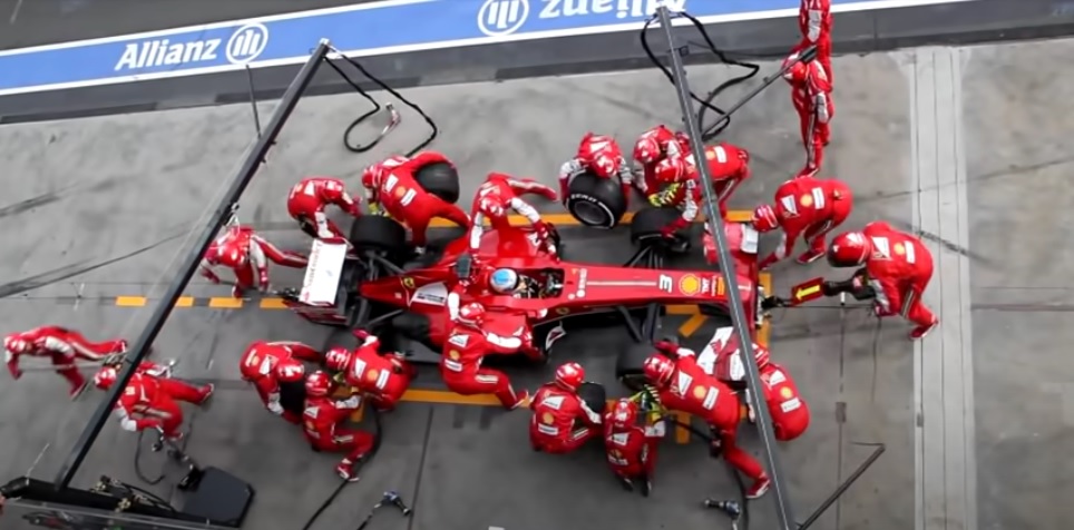 Passage au stand Formule 1 Ferrari